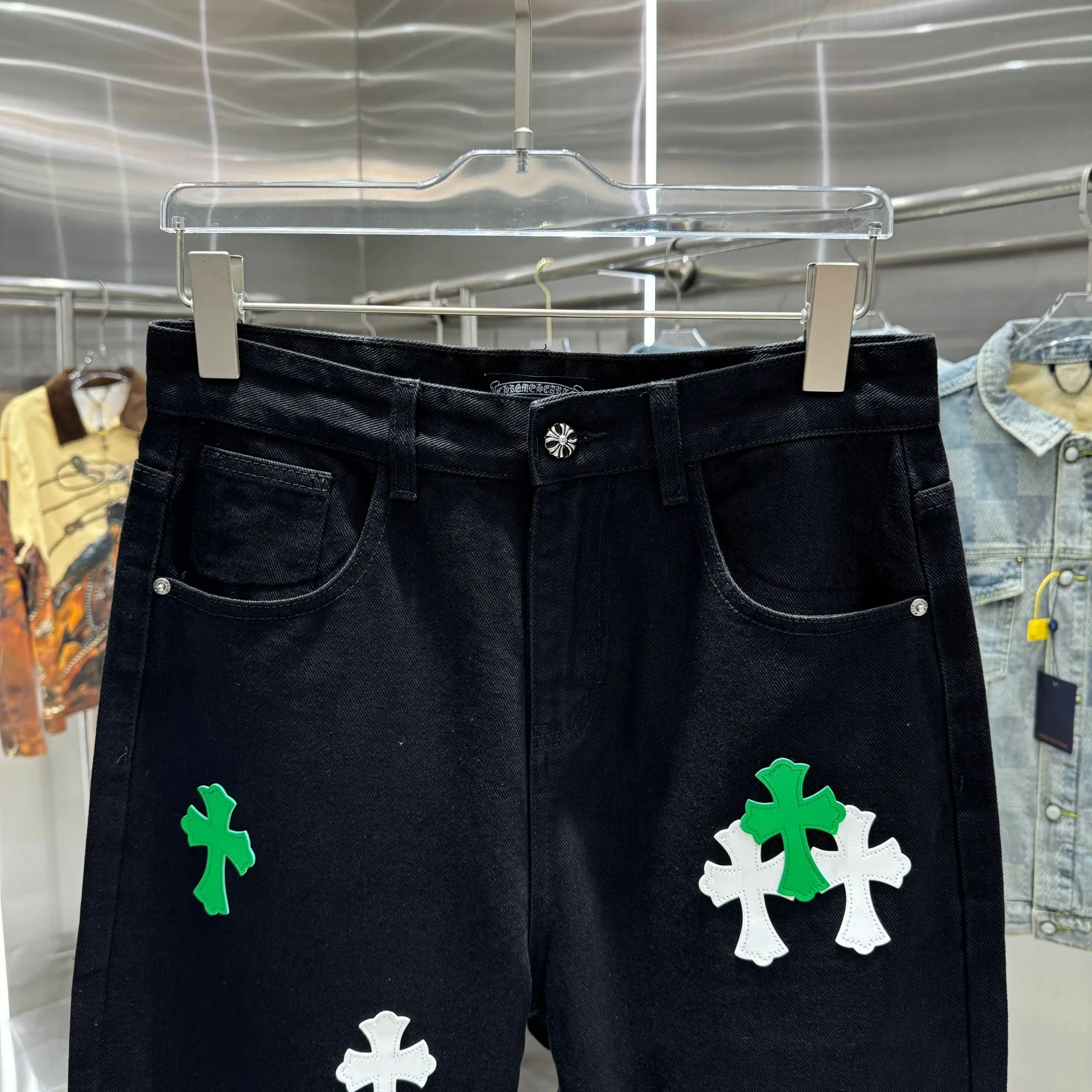 🅿️270 Crow Heart Cross Logo + Printed Logo Jeans 2025 latest product, original goods, washed casual jeans, imported original washed stretch fabric, comfortable and elastic, original hardware accessories decorated with logo, super correct version, extremely high grade, counter quality, fashionable and stylish upper body. The printing uses imported foam printing, customized buttons, YKK zippers. The complete set of accessories is customized by molding. Color: Black Size: S-XXL 28 30 32 34 36 code